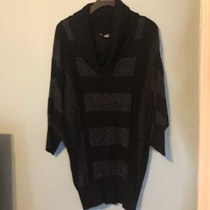 XL INC International Concepts Black and Silver